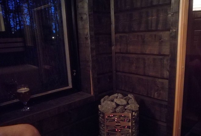 Bastu med utomhuskontakt. Sauna with outdoors contact.