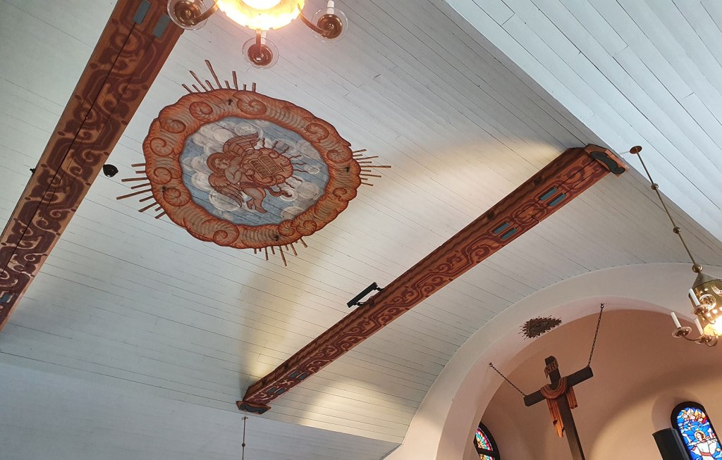 Dekorerat trätak i Enskede kyrka
